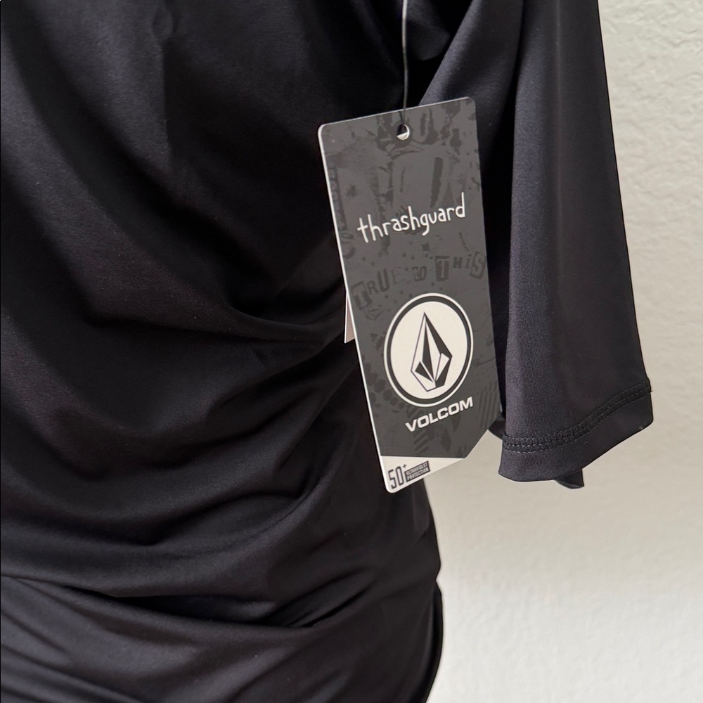 Volcom Thrashguard in Black size XL Big Kids NWT - Picture 4 of 10